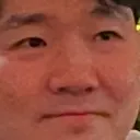 봉구 미소 흐뭇 만족 표정 근접샷 은은한 웃음