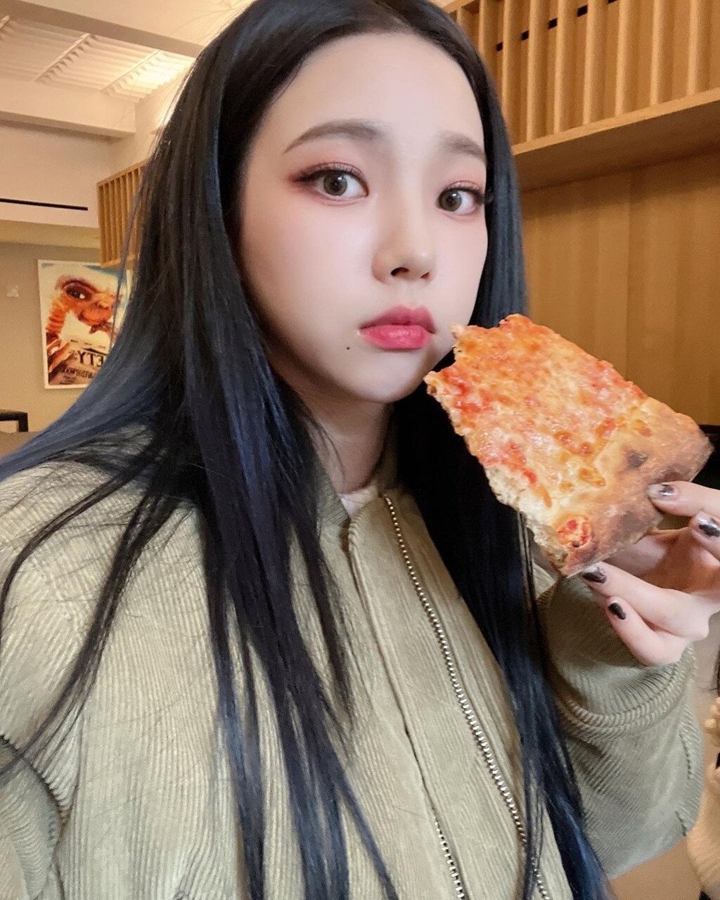 카리나 셀카 짤방 여친짤 에스파 예쁜 아이돌 걸그룹 AESPA Karina