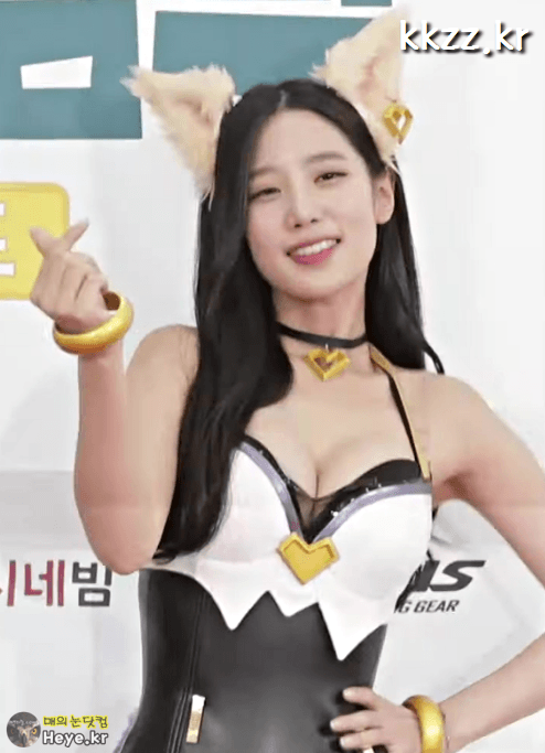 조현 베리굿 아리 코스프레 롤 게임돌림픽 손가락하트 레전드 미소