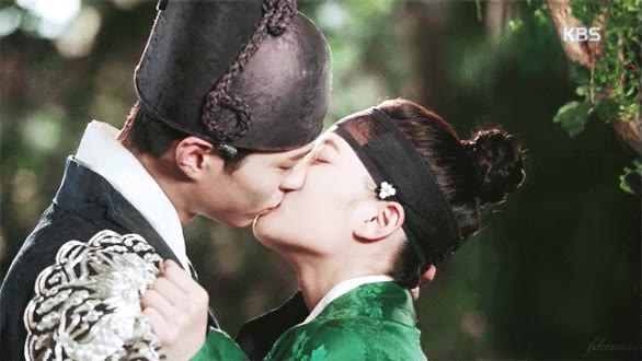 키스씬 구르미 그린 달빛 박보검 김유정 키스 뽀뽀 한가위짤 추석짤