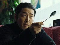 잊지말라! 범죄도시 장첸 윤계상 잊지말라 경고 위협 카리스마 진지 숟가락