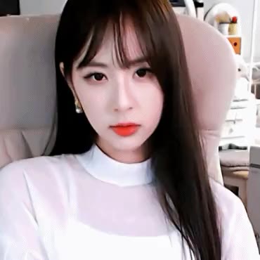 뜨밍 졸음 눈풀림 게슴츠레 웃음 당황 귀여움 리액션