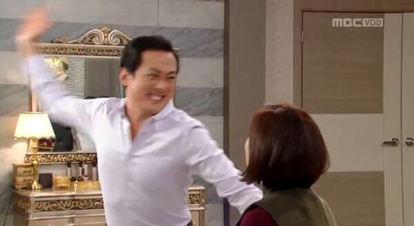 싸대기 뺨때리는 막장 드라마