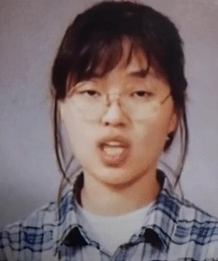 명신 김건희 김명신 과거 졸업사진 안경 체크무늬 무표정 정색