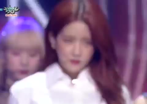 뮤직뱅크 우주소녀 엑시 카리스마 걸크러쉬 정색 눈빛 무대 레전드