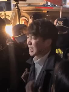 앵그리스톤 이준석 분노 화남 정색 소리지름 억울 경찰 상황짤