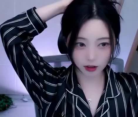 먀 고 치지직 여성 스트리머 방송 영상