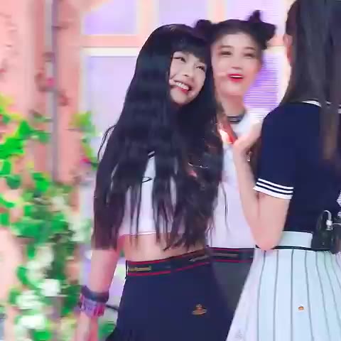 뉴진스 하니 눈웃음