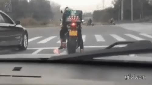 도로위에 쓰레기 버리는 여자 참교육