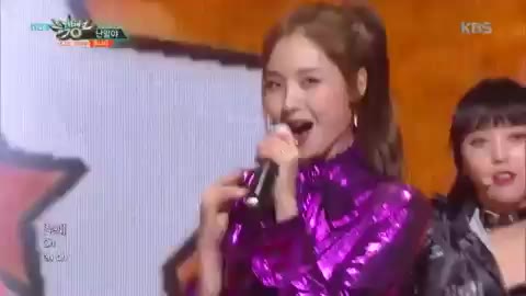 뮤직뱅크 앤씨아 깜놀 놀람 움찔 당황 리액션 레전드 웃긴짤