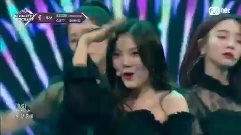 ′1위 후보′ 일곱 빛깔 불꽃 ′오마이걸′의 ′불꽃놀이′ 무대 오마이걸 불꽃놀이 M COUNTDOWN