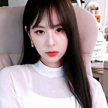 뜨밍 졸음 눈풀림 게슴츠레 웃음 당황 귀여움 리액션 짤