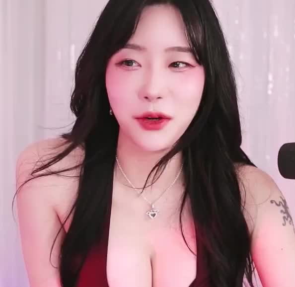 뉴나랑 치지직 여성 스트리머 방송 영상