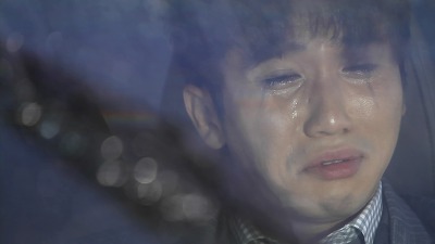 우는 장면