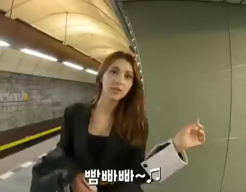 키스를 너무 좋아하는 외국인 여자친구