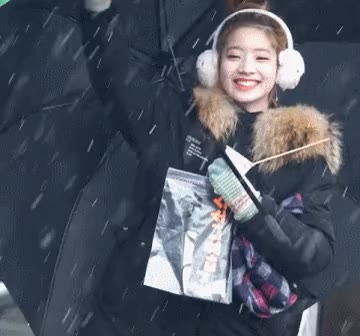 ㅠㅠ 반가워 희노애락 눈물 인사 슬픔