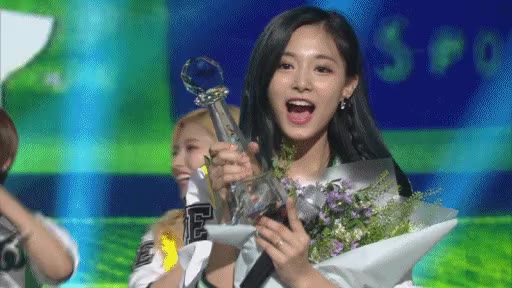 쯔위 키스 쯔위 시상 트와이스 쪽 뽀뽀