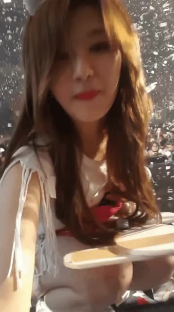 사나 팬서비스 팬서비스 중얼중얼 사나 팬서비스 공연