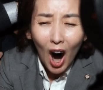 나베 나경원 절규 소리지름 당황 충격 굴욕 정치인