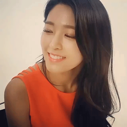 설현 심쿵 안녕 인사 키스 입술 표정 걸그룹 예쁜