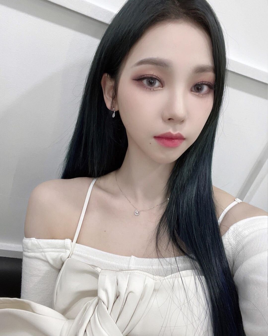 카리나 셀카 짤방 여친짤 에스파 예쁜 아이돌 걸그룹 AESPA Karina