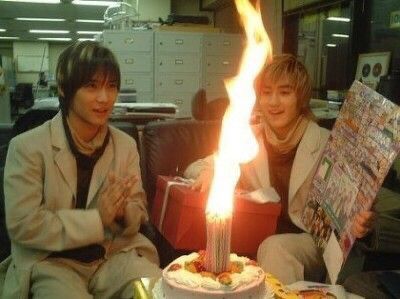 생일빵 생일축하 촛불 초대형 활활 초