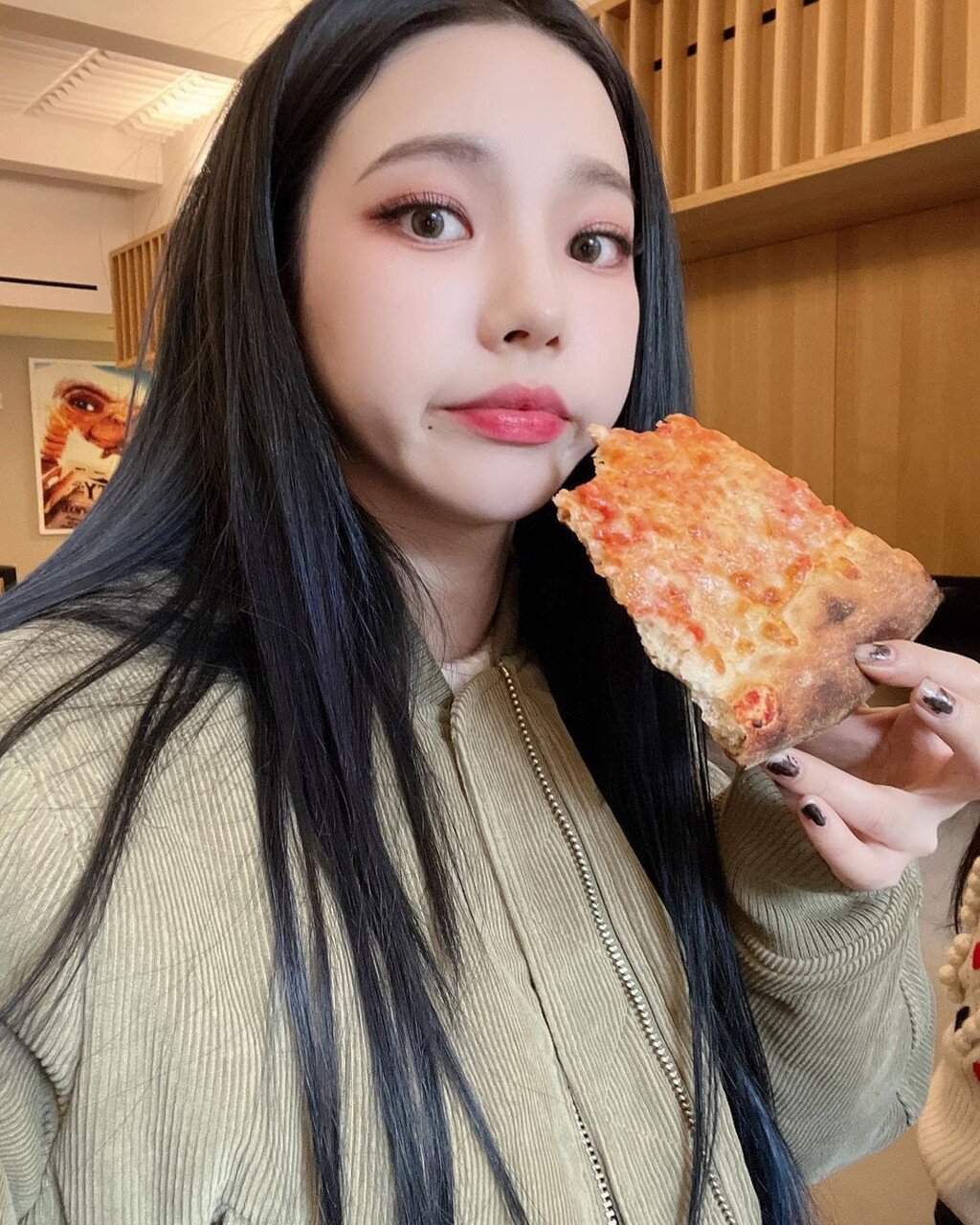 카리나 셀카 짤방 여친짤 에스파 예쁜 아이돌 걸그룹 AESPA Karina