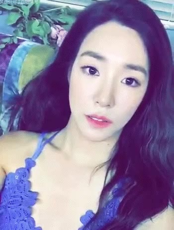 쉿 티파니 소녀시대 조용 윙크
