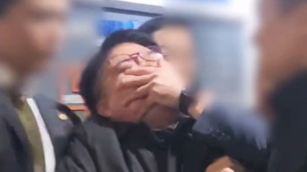 입틀막 정부 입막음 윤석열 경호 의사 입막고 끌려나감 정부 상황