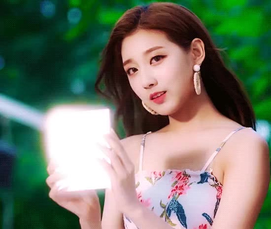 예인 눈부셔 러블리즈 예인이 거울 반짝반짝 예인 눈부셔