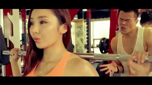 어쩌면 좋니 우짜쓰까 어떻게해 어머님이 누구니?