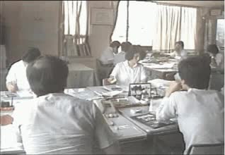 80년대 회사 사무실 풍경 담배 피는 모습 강한자만 살아남던 시절