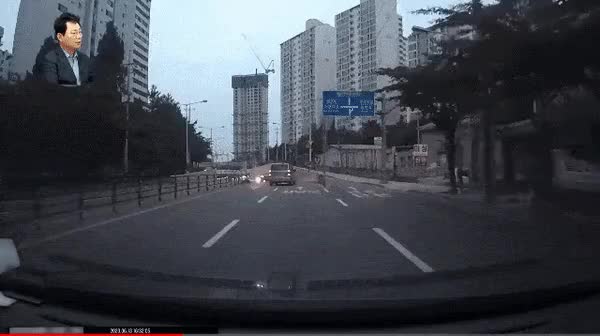 뇌정지가 온 스타렉스 운전자