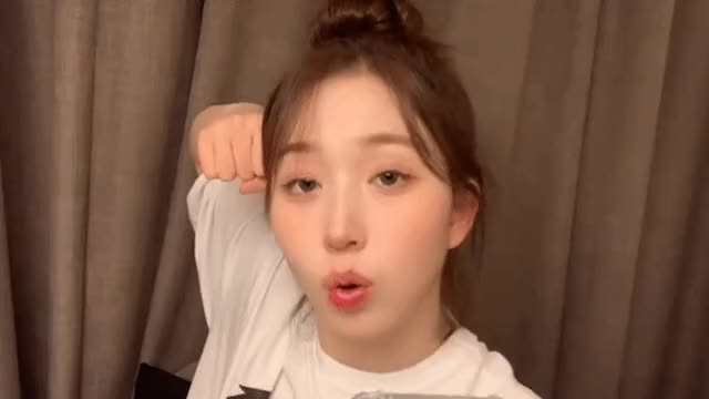 확마 죽빵을 손님 맞을래요 오해원