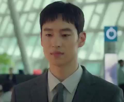 여우각시별 이제훈 이수연 공항 남친짤 미소 정장 훈남 설렘 다정