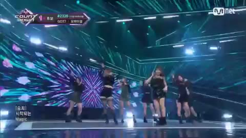 ′1위 후보′ 일곱 빛깔 불꽃 ′오마이걸′의 ′불꽃놀이′ 무대 오마이걸 불꽃놀이 M COUNTDOWN