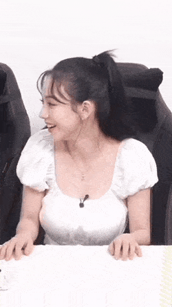 210720 에스파 윈터 웃음 박수 수줍음 부끄러움 입막음 귀여움 레전드