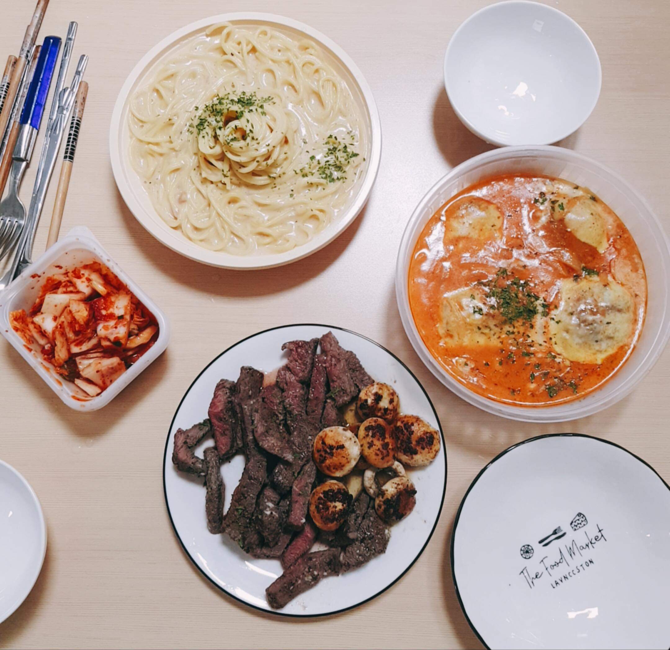 ㄷㄷ 스테이크 파스타 김치 조합 먹방 배달음식 푸짐 양식 탄수화물