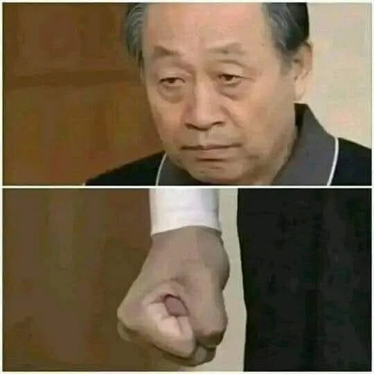 어색한 미소 할아버지 어르신