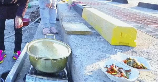 ㅎㅎㅎ 야외 라면 먹방 양은냄비 보글보글 김치 배고픔 위꼴 군침 힐링