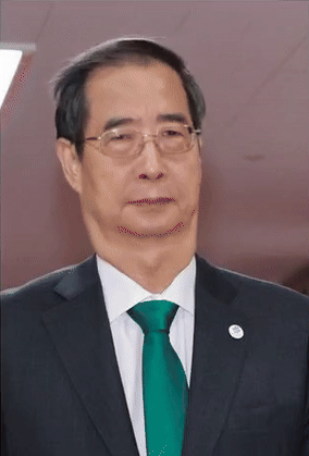 놀란 덕수 한덕수 놀람 충격 경악 입쩍벌 당황 멘붕 짤 실화냐