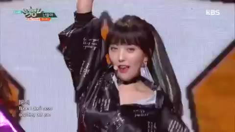 뮤직뱅크 윤조 유니티 윙크 끼부림 미소 아이돌 무대