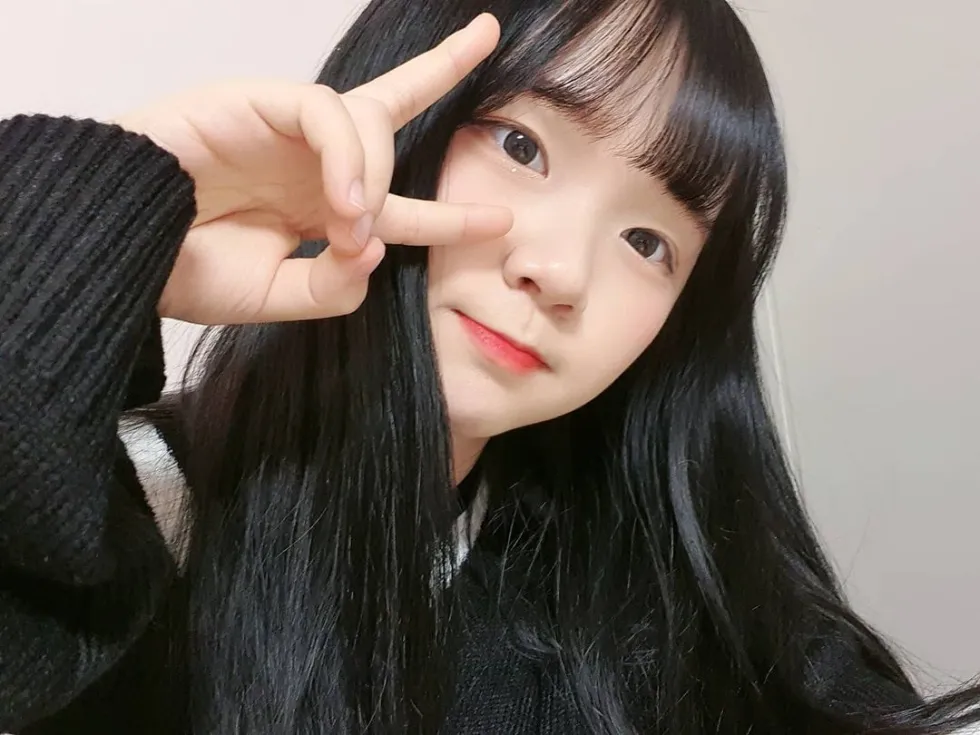 진자림 셀카 브이 귀여운 일상 여캠 스트리머 미소 예쁜 인물