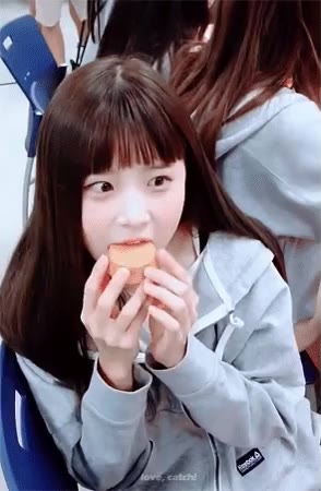 카스타드 먹방 송하영 아이돌학교 카스타드