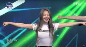 꼬북좌 브레이브걸스 유정 롤린 가오리춤 미소 눈웃음 위문열차 역주행