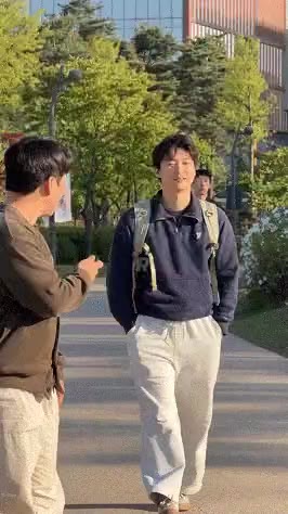 억대 연봉 인터뷰 유튜브 자신감 플렉스 부러움 성공 기만 유머