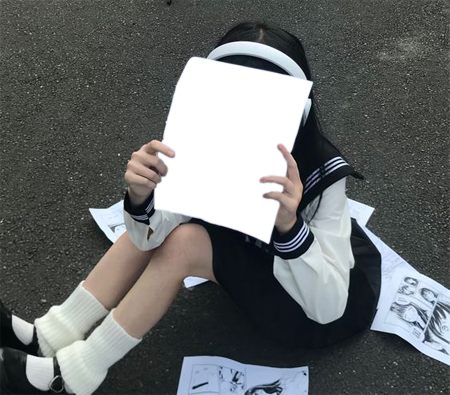 종이 들고있는 모습 그림 만화 여고생