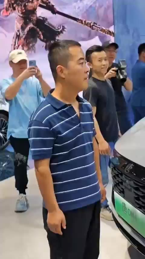 모터쇼 관람료 뽕 뽑는 남자 3