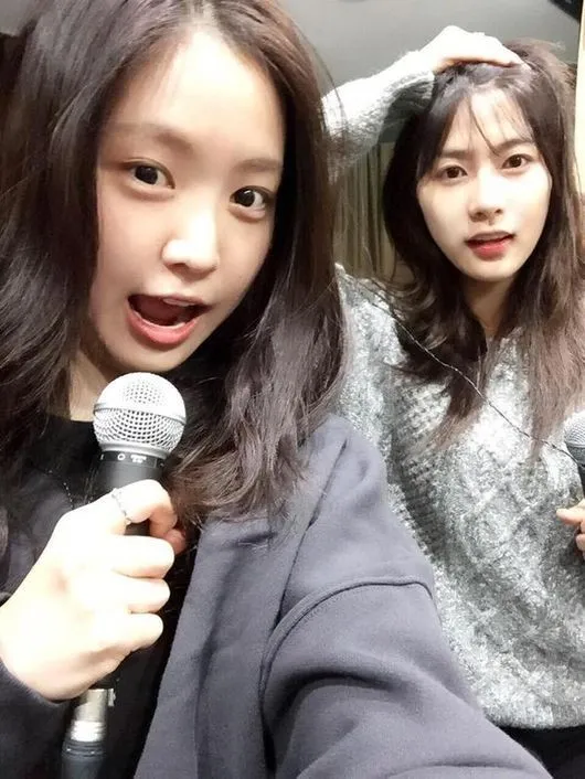 오하영 손나은 셀카