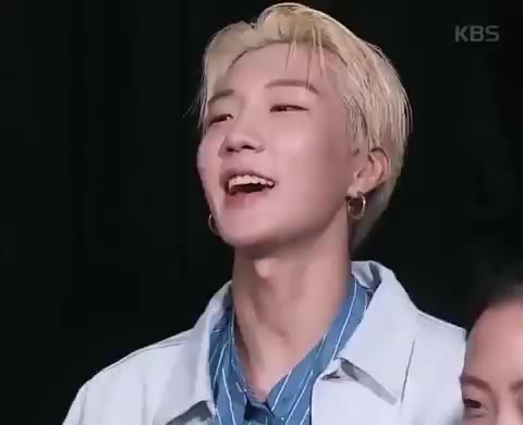 댄싱하이 위너 이승훈 엽사 웃긴짤 표정 익살 메롱 신남 텐션